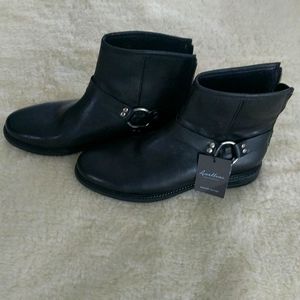 Size  9 1/2 black Leather Avellini moto boot. New